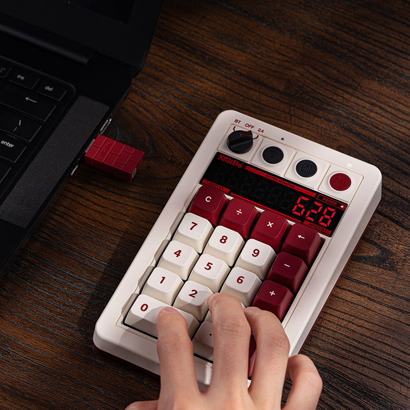 8BitDo Retro 18 Mechanical Numpad - Retro Gaming Accessory