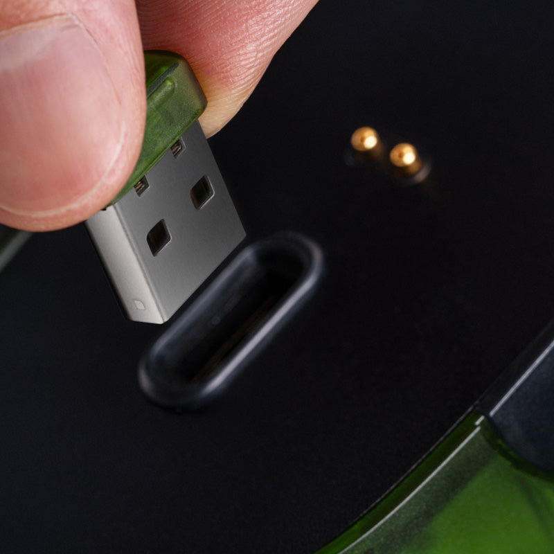 8BitDo Retro R8 Mouse - Xbox Edition - Wireless Gaming Mouse